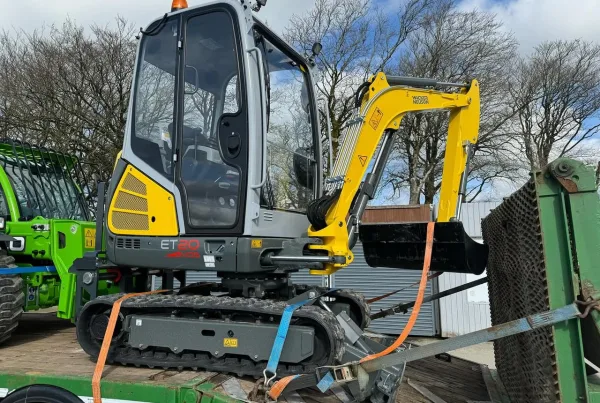 Mini Digger – 2 Ton