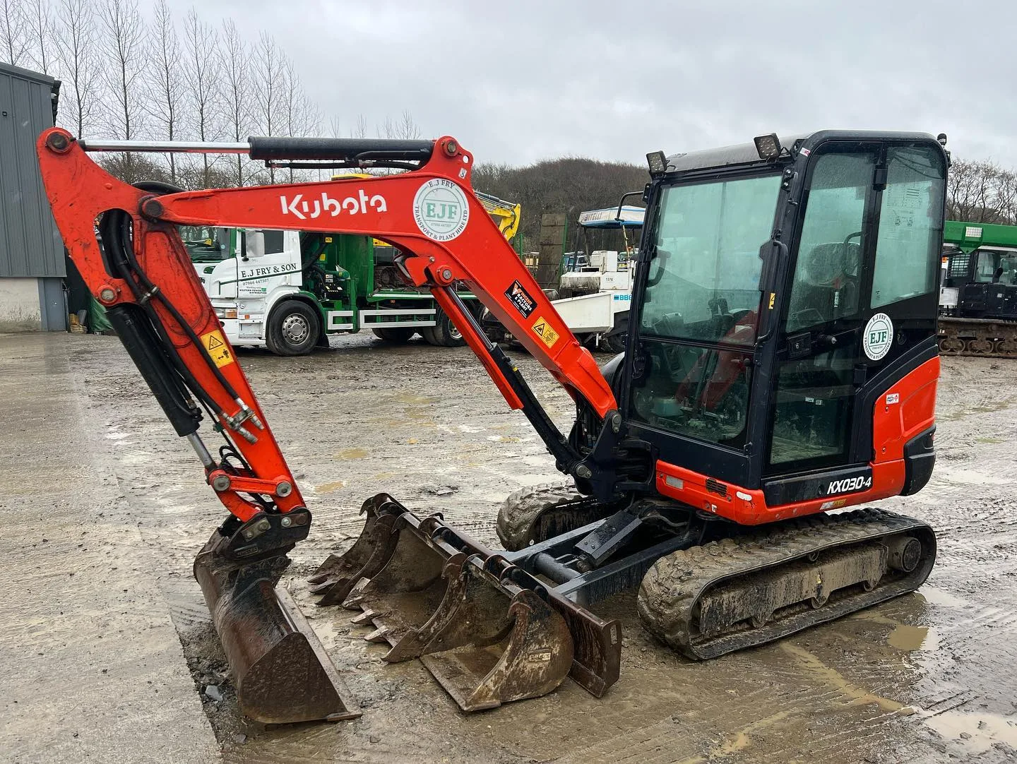 483521061_1220056842849040_4737146395436761899_n Kubota KX030-4