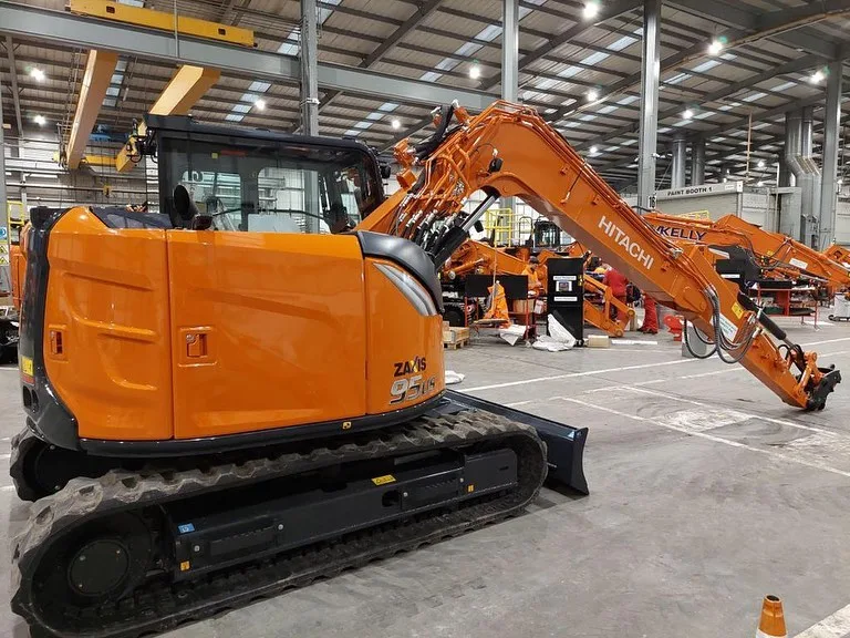 486575331_1232024201652304_9085598772790247904_n Hitachi 95’s